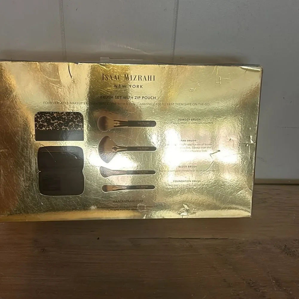 NWT Isaac Mizrahi Makeup Brush Set